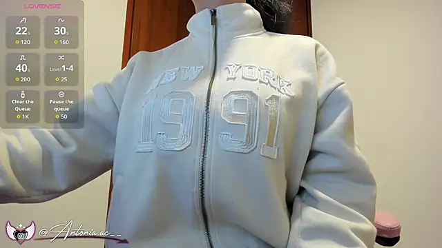 antoniaacxx online show from 01/12/26, 10:55