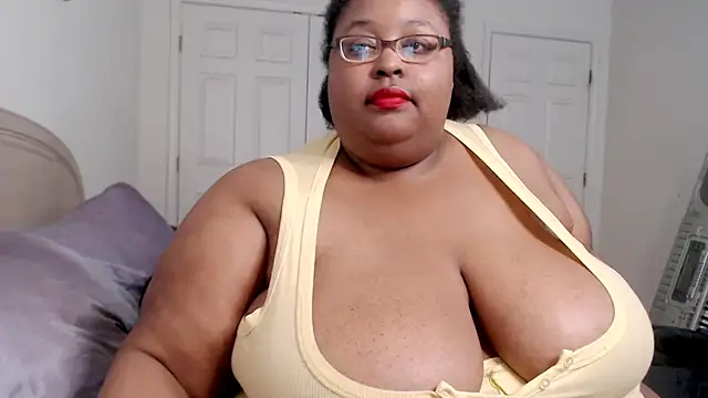 Snapshot of Loves_Aura chatting on 02/07/25, 12:53 Loves Aura online show from 02/07/25, 12:53