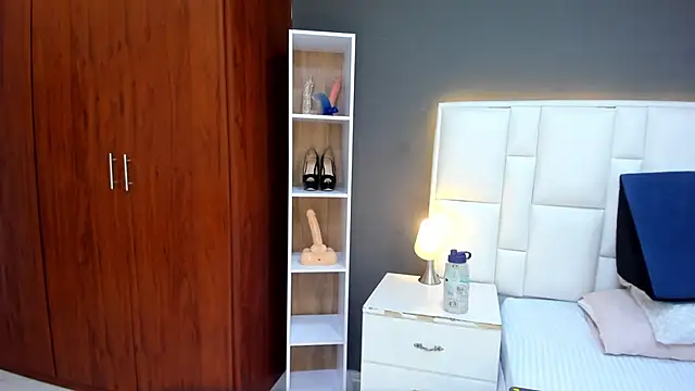 yeral2017 online show from 11/12/25, 01:26