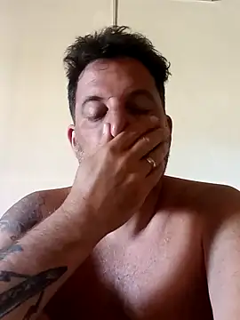 Snapshot of Reload_033 chatting on 02/25/26, 01:11 Reload 033 online show from 02/25/26, 01:11