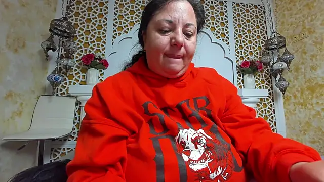 Snapshot of AleshaArabian chatting on 10/02/25, 02:37 AleshaArabian online show from 10/02/25, 02:37