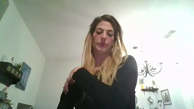 Snapshot of Rhodesxox chatting on 10/31/25, 05:48 Rhodesxox online show from 10/31/25, 05:48