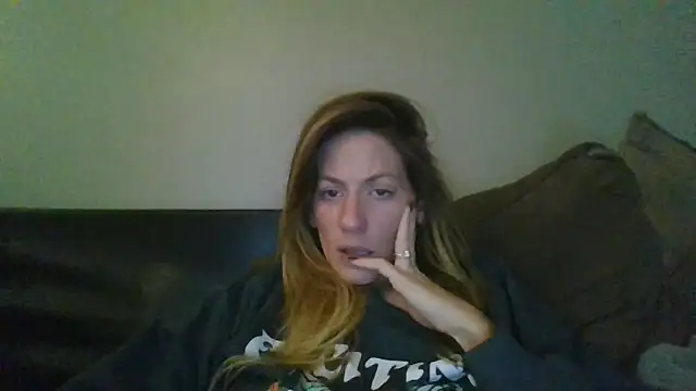 Snapshot of Rhodesxox chatting on 11/16/25, 11:30 Rhodesxox online show from 11/16/25, 11:30