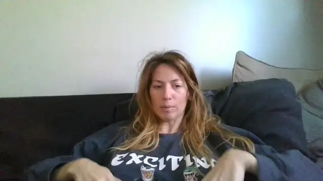 Snapshot of Rhodesxox chatting on 11/17/25, 07:18 Rhodesxox online show from 11/17/25, 07:18
