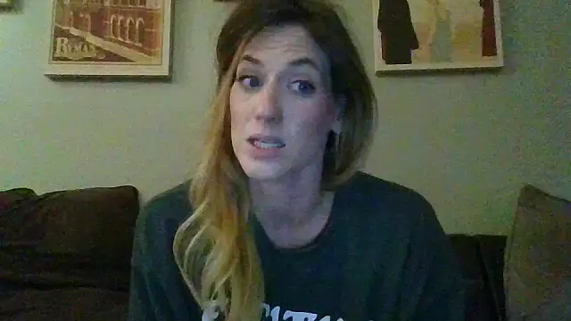 Snapshot of Rhodesxox chatting on 11/18/25, 08:28 Rhodesxox online show from 11/18/25, 08:28