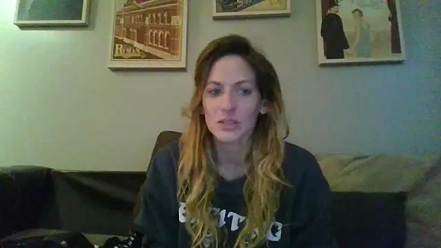 Snapshot of Rhodesxox chatting on 11/18/25, 10:34 Rhodesxox online show from 11/18/25, 10:34