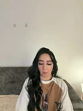 EmmyEvans1 online show from 04/05/26, 07:42