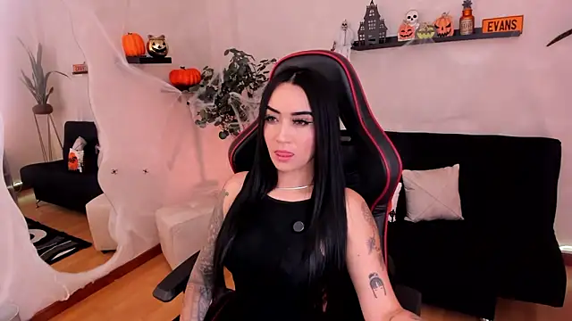 EmmyEvans1 online show from 10/11/25, 07:37