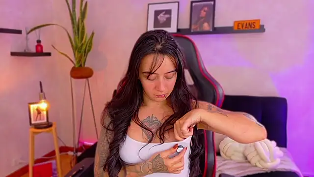 EmmyEvans1 online show from 02/21/26, 07:38