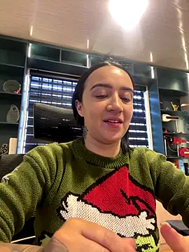 EmmyEvans1 online show from 12/15/25, 01:28