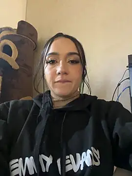 EmmyEvans1 online show from 11/21/25, 07:35