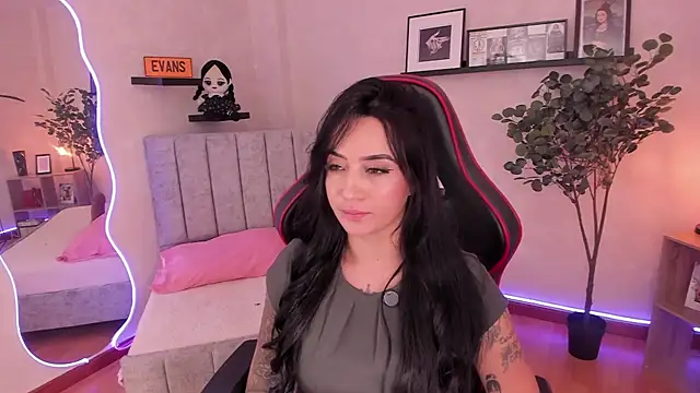 EmmyEvans1 online show from 09/10/25, 07:35