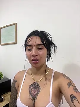 EmmyEvans1 online show from 02/10/26, 07:46