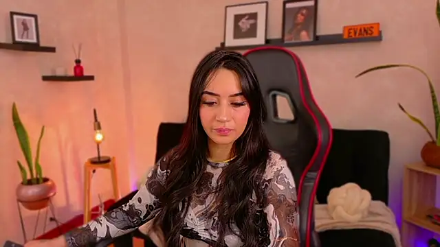 EmmyEvans1 online show from 02/11/26, 07:36