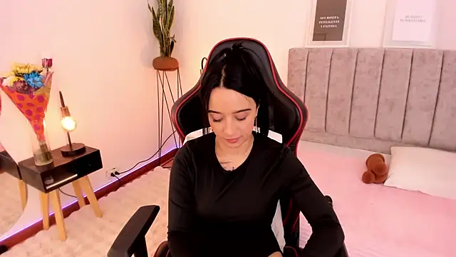 EmmyEvans1 online show from 03/10/25, 10:45