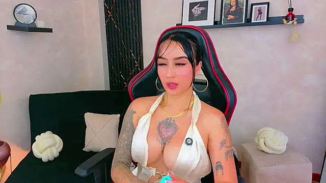 EmmyEvans1 online show from 05/14/26, 07:44