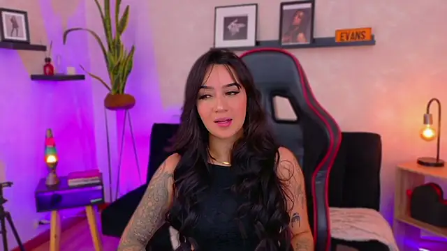 EmmyEvans1 online show from 02/05/26, 07:43