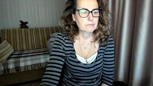 lauraoven online show from 11/27/25, 08:04