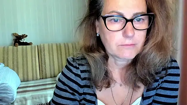 lauraoven online show from 09/30/25, 07:03