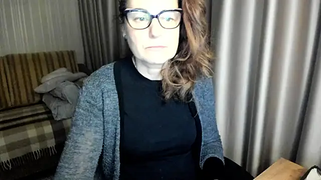 lauraoven online show from 02/18/26, 05:42