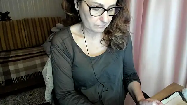 lauraoven online show from 02/03/26, 12:21