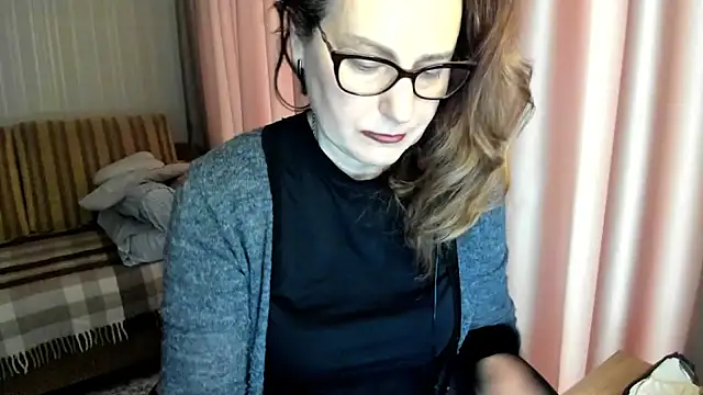 lauraoven online show from 02/19/26, 07:49