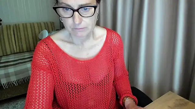 lauraoven online show from 06/17/26, 02:05