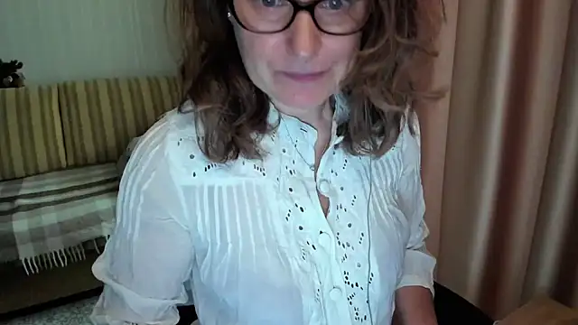 lauraoven online show from 06/21/26, 08:09