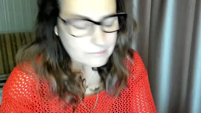 lauraoven online show from 11/01/25, 07:57