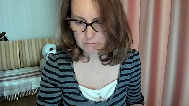 lauraoven online show from 05/06/26, 02:21