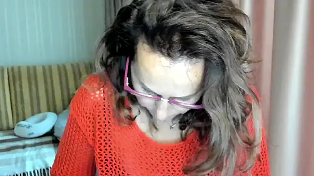 lauraoven online show from 10/13/25, 09:22