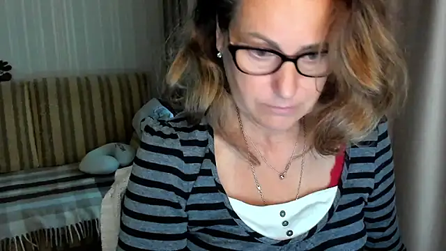 lauraoven online show from 09/29/25, 08:54