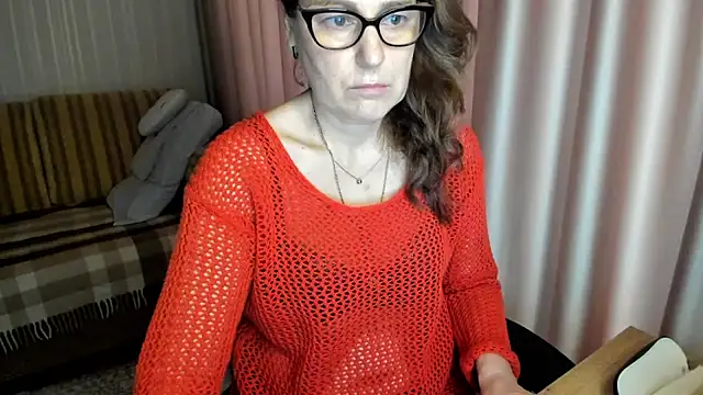 lauraoven online show from 02/10/26, 07:51