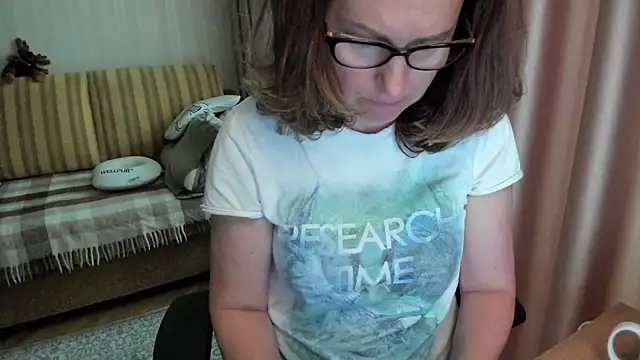 lauraoven online show from 05/26/26, 02:48