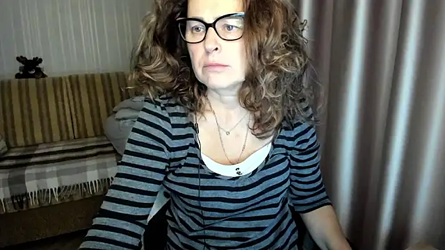 lauraoven online show from 11/28/25, 11:54