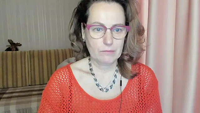 lauraoven online show from 03/11/25, 07:14