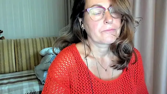 lauraoven online show from 10/03/25, 06:48