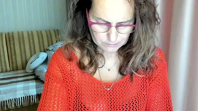 lauraoven online show from 10/14/25, 08:15