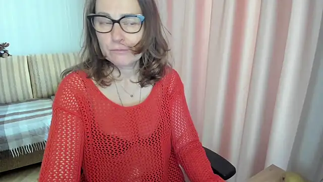 lauraoven online show from 05/02/26, 01:05