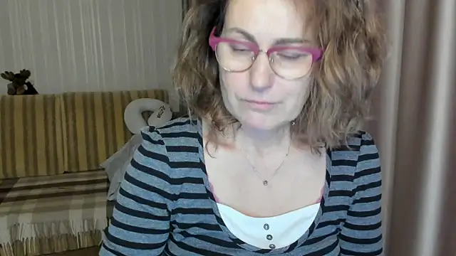 lauraoven online show from 03/18/25, 01:44