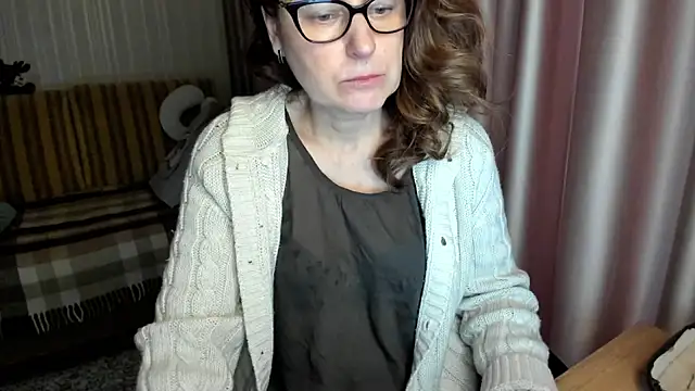 lauraoven online show from 02/06/26, 01:29