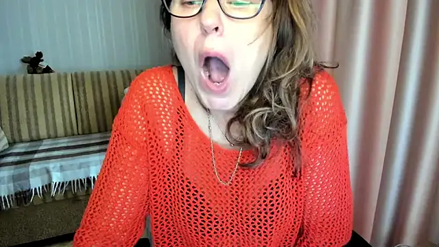 lauraoven online show from 11/11/25, 07:36