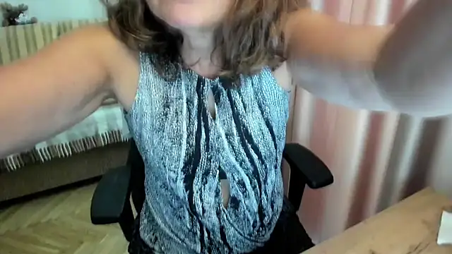 lauraoven online show from 08/04/26, 01:26