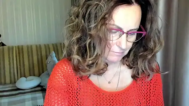 lauraoven online show from 10/06/25, 01:34