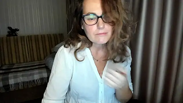 lauraoven online show from 12/04/25, 07:51