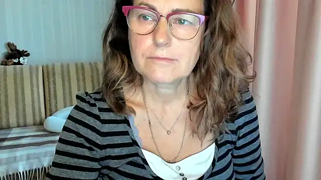 lauraoven online show from 10/18/25, 08:16