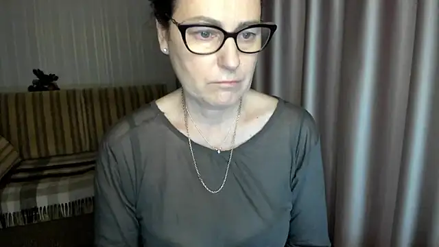 lauraoven online show from 12/21/25, 11:34