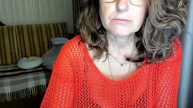 lauraoven online show from 10/05/25, 02:30