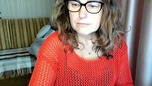 lauraoven online show from 10/31/25, 08:00