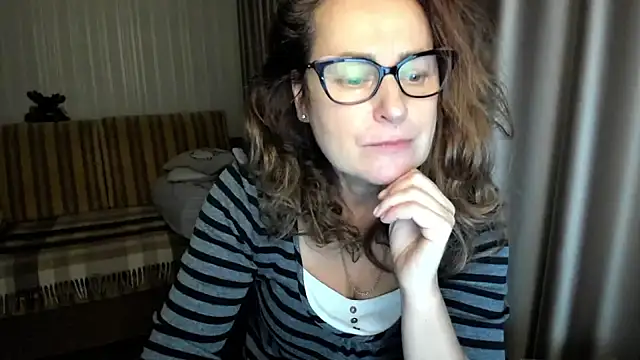 lauraoven online show from 11/29/25, 03:12